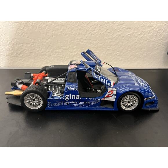 Maisto 1/18 Scale diecast 38848 - Mercedes Benz CLK-GTR Mobil1 - Blue - Picture 4 of 9
